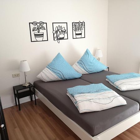 Familienfreundliche Ferienwohnung Mit Wohlfuehlbalkon Und Kostenlosem Parkplatz Nahe Messe Und Bodensee Meckenbeuren Exterior foto