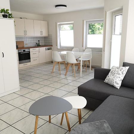 Familienfreundliche Ferienwohnung Mit Wohlfuehlbalkon Und Kostenlosem Parkplatz Nahe Messe Und Bodensee Meckenbeuren Exterior foto