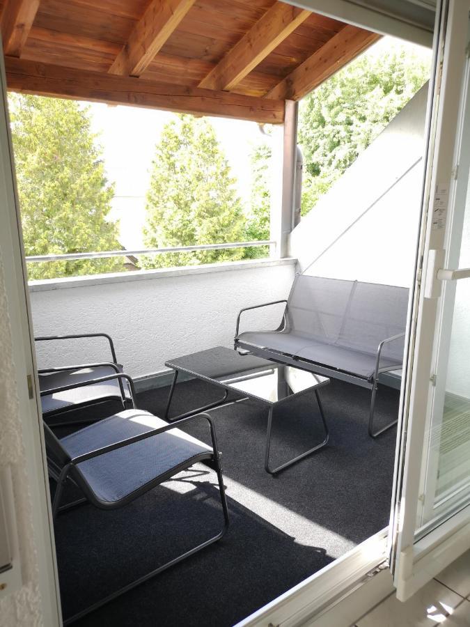 Familienfreundliche Ferienwohnung Mit Wohlfuehlbalkon Und Kostenlosem Parkplatz Nahe Messe Und Bodensee Meckenbeuren Exterior foto
