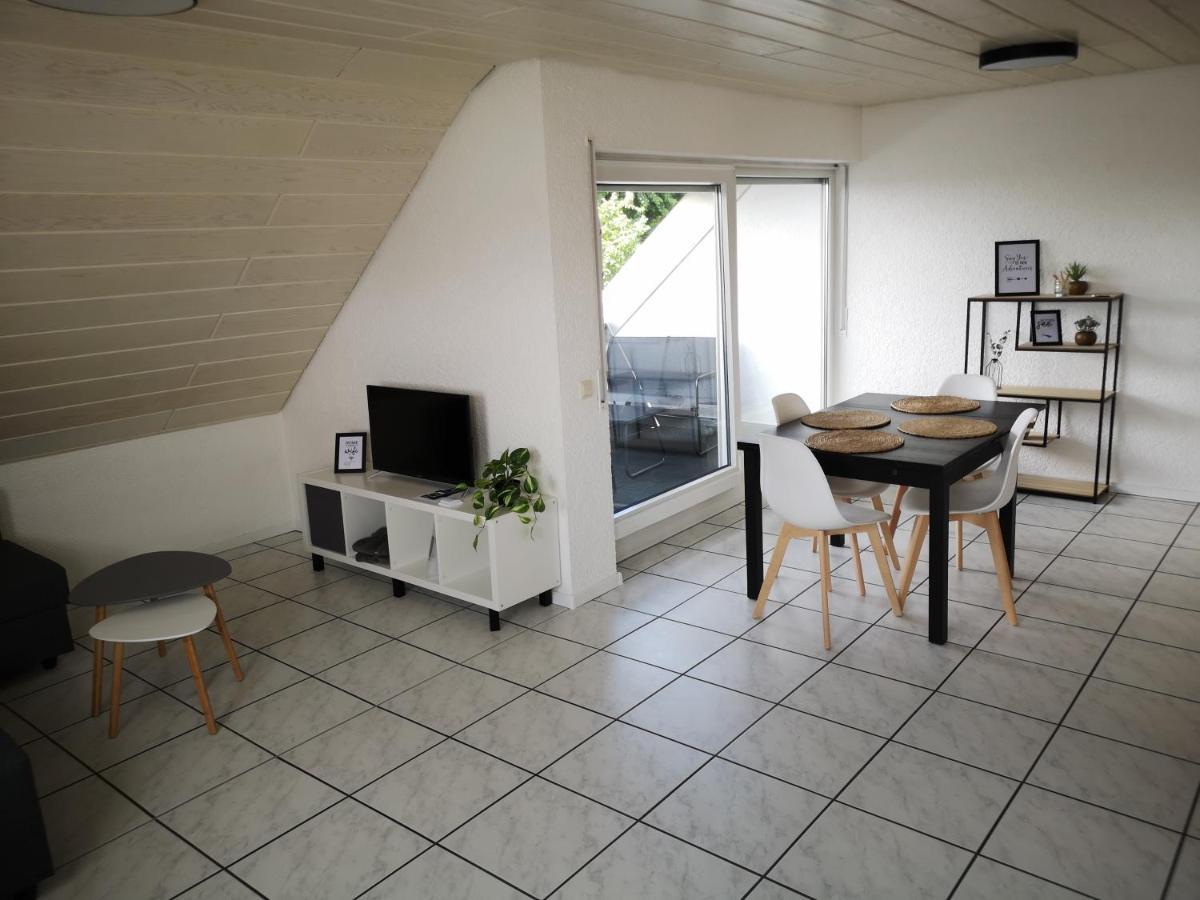 Familienfreundliche Ferienwohnung Mit Wohlfuehlbalkon Und Kostenlosem Parkplatz Nahe Messe Und Bodensee Meckenbeuren Exterior foto