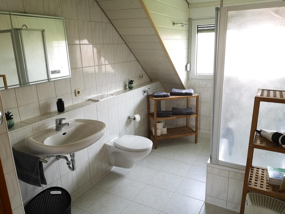 Familienfreundliche Ferienwohnung Mit Wohlfuehlbalkon Und Kostenlosem Parkplatz Nahe Messe Und Bodensee Meckenbeuren Exterior foto